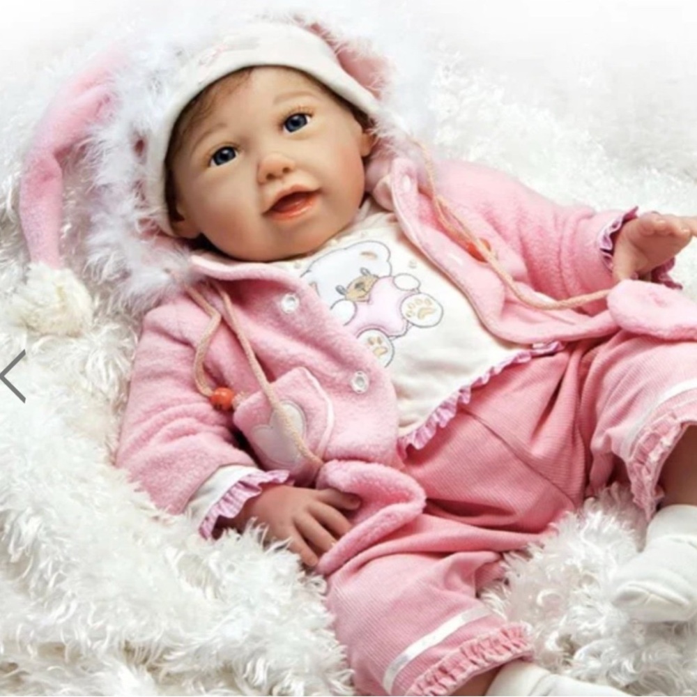 Cuddle Bear Bella - Paradise Galleries - New in Box